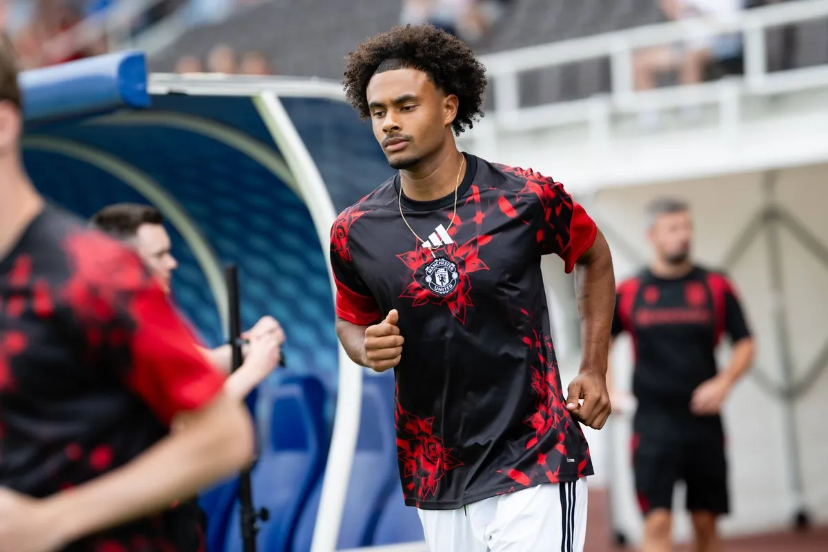 HELSINKI, FINLAND - JULY 18: Joshua Zirkzee of Manchester United warms up prior to the pre-season friendly match between Manchester United and AFC Wrexham at Helsingin Olympiastadion on July 18, 2026 in Helsinki, Finland. (Photo by Ash Donelon/Manchester United via Getty Images)