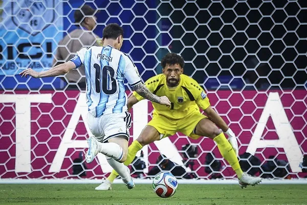 Soccer Football – FIFA World Cup 2026 – Round of 32 – Argentina v Cape Verde – Miami Stadium, Miami Gardens, Florida, U.S. – July 3, 2026 Argentina’s Lionel Messi misses a chance to score against Cape Verde’s Vozinha IMAGN IMAGES via Reuters/Nathan Ray Seebeck
